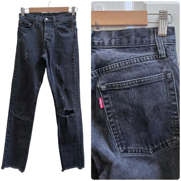 Levi’s Wedgie Icon Button Fly Black Wash Distressed Jean Size 24 Grunge Punk - Picture 1 of 12